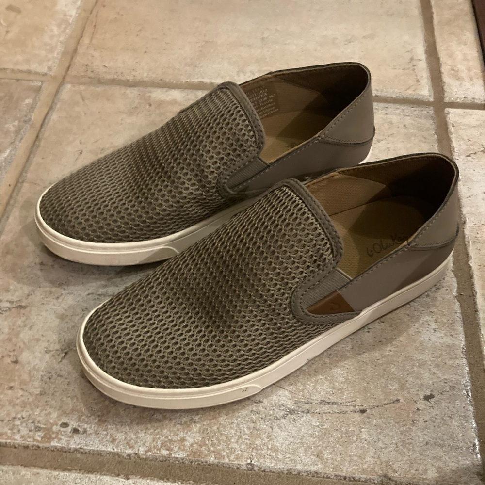 Olukai slip ons/loafers/moccasins